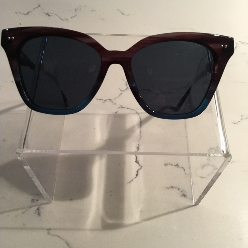 Calvin Klein wayfarer style sunglasses